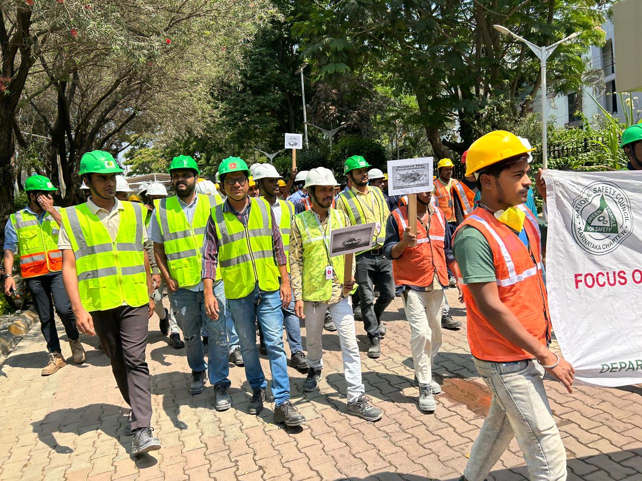 BEST INTERIORS AND LAB DESIGN BUILD IN CHENNAI